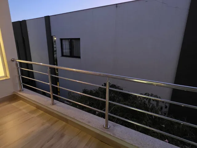 Imagem 2: Casa Duplex, 400m², 4 suítes, 3 vagas, lazer privativo