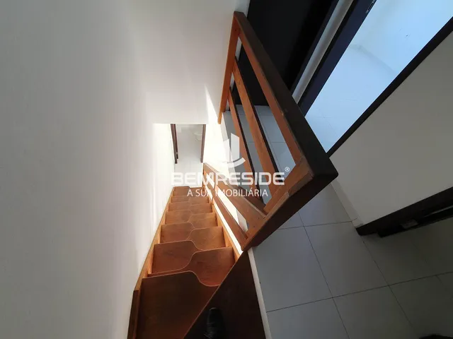 Imagem 3: Aluga Sobrado Geminado com Três Dormitórios no Bairro Cristo Rei