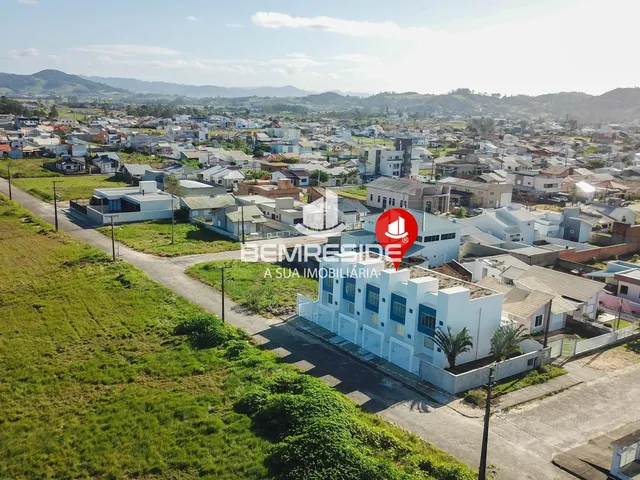 Imagem 7: Aluga Sobrado Geminado com Três Dormitórios no Bairro Cristo Rei