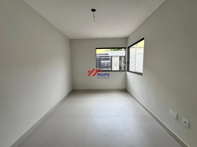 Imagem 7: Casa geminada com três quartos, suíte e duas vagas de garagem à venda no bairro Santa