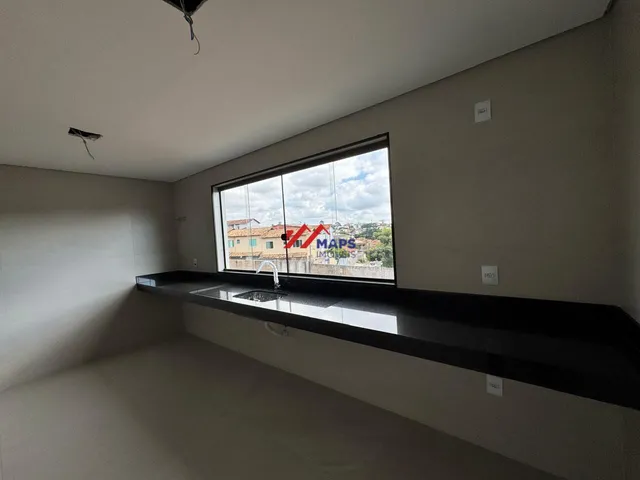 Imagem 9: Casa geminada com três quartos, suíte e duas vagas de garagem à venda no bairro Santa