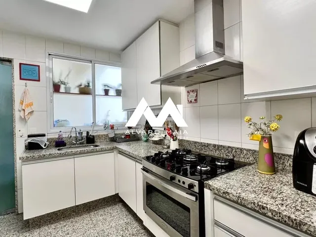 Imagem 10: Apartamento de 4 Quartos e 3 banheiros, box de despejo, 134 m², à Venda por R$ 2.500.000