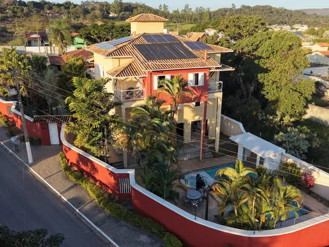 Imagem: Casa Alto Padrão com 5 Quartos, 4 Suítes