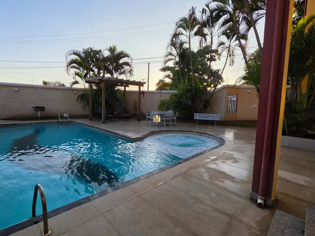 Imagem 5: Casa Alto Padrão com 5 Quartos, 4 Suítes e Piscina em Esmeraldas