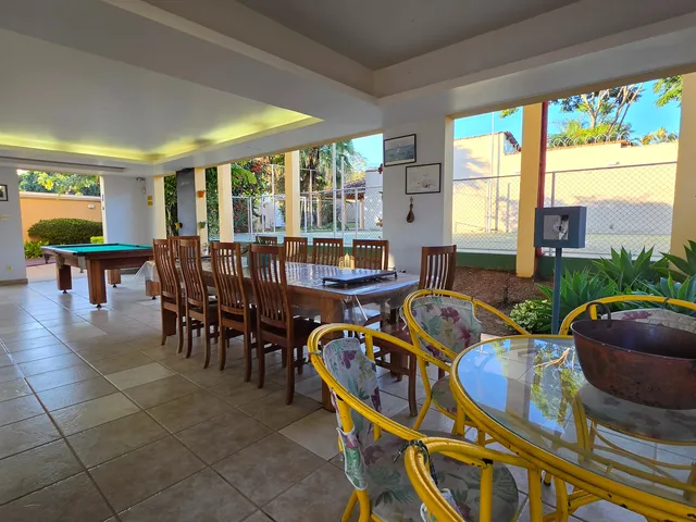 Imagem 10: Casa Alto Padrão com 5 Quartos, 4 Suítes e Piscina em Esmeraldas