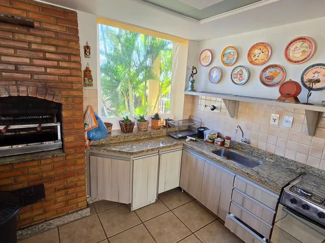 Imagem 14: Casa Alto Padrão com 5 Quartos, 4 Suítes e Piscina em Esmeraldas