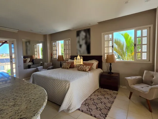 Imagem 6: Casa Alto Padrão com 5 Quartos, 4 Suítes e Piscina em Esmeraldas