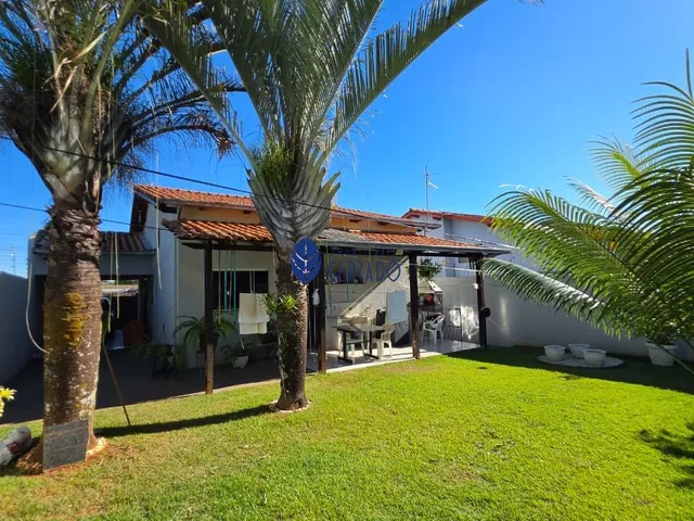 Imagem: Casa a Venda com Quintal Amplo no Bairro