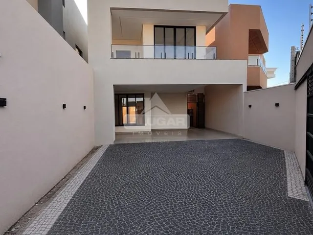 Imagem: A casa possui 3 Dormitórios, 3 Suítes, 4 Banheiros, 3