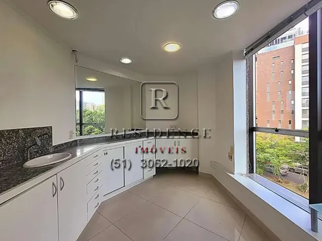 Imagem 9: Sala Comercial de Alto Padrão para Locação em Porto Alegre - 3 Salas, 1 Banheiro