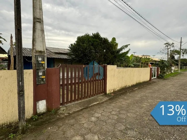 Imagem: Duas Casas de Alvenaria, Localizadas no