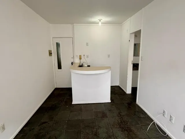 Imagem 2: Apartamento à Venda na Graça, Salvador-BA: 1 quarto, 1 suíte, 1 sala, 1 banheiro, 1
