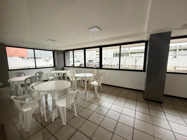 Imagem 16: Apartamento à Venda na Graça, Salvador-BA: 1 quarto, 1 suíte, 1 sala, 1 banheiro, 1