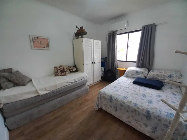 Imagem 12: Apartamento para Locação Anual com 3 dormitórios sendo 1 suíte com Vista Parcial