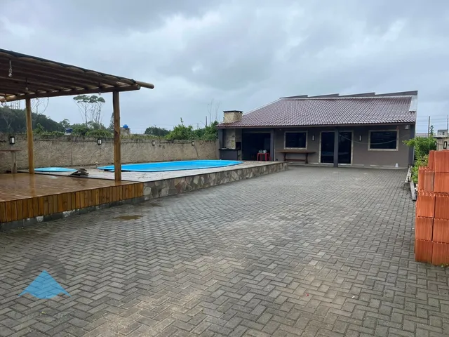Imagem 5: Imperdível Casa à Venda em Guaratuba-PR, Bairro Nereidas: 3 Quartos, 2 Banheiros, 5
