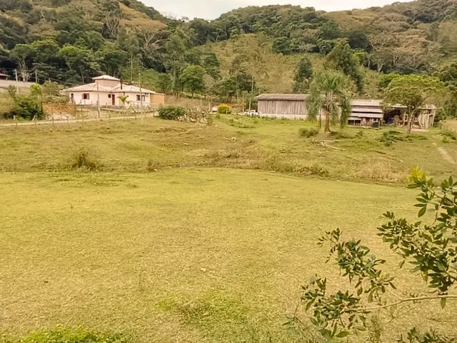 Imagem 8: Imóvel Residencial à Venda em Garopaba-SC - 3 Quartos, 1 Suíte, 4 Vagas de Garagem e