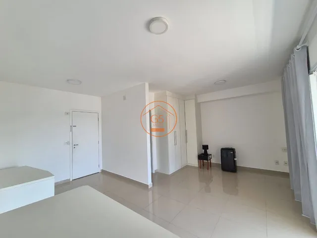 Imagem: O studio possui 1 Dormitório, 1 Suíte, 1 Banheiro, 1 Vaga