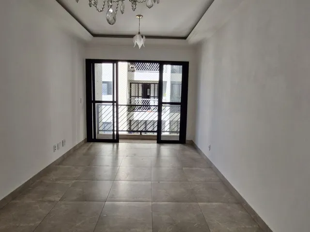 Imagem: O apartamento possui 2 Dormitórios, 1 Banheiro, 2 Vagas na