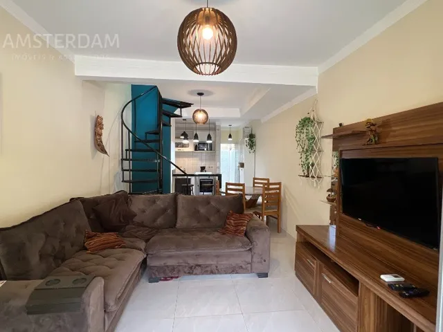 Imagem: A casa em condomínio possui 2 Dormitórios, 2 Banheiros, 1