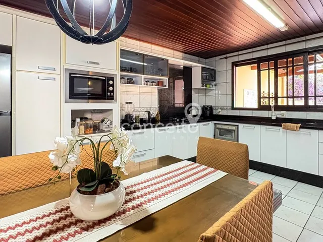 Imagem 4: Casa Semimobiliada com 5 Dormitórios sendo 1 Suíte na Itoupava Norte!