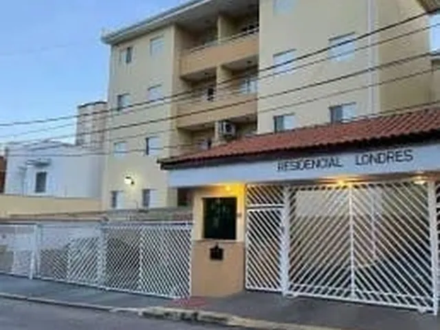 Imagem: O apartamento possui 2 Dormitórios, 1 Suíte, 2 Banheiros,