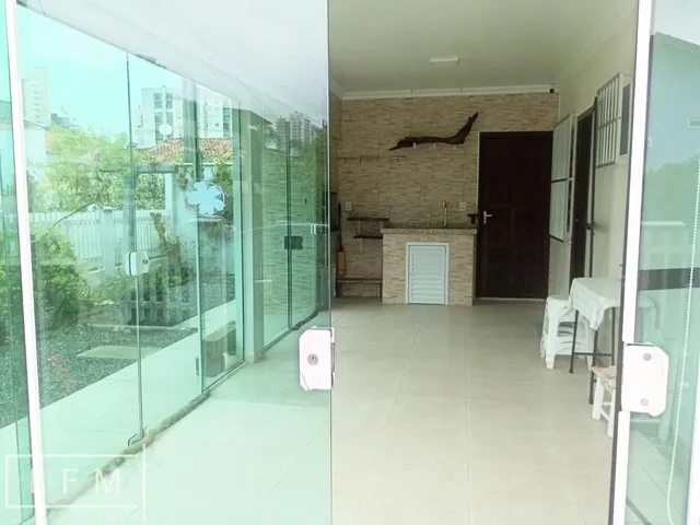 Imagem 7: Casa a venda no centro de Balneario Picarras Sc