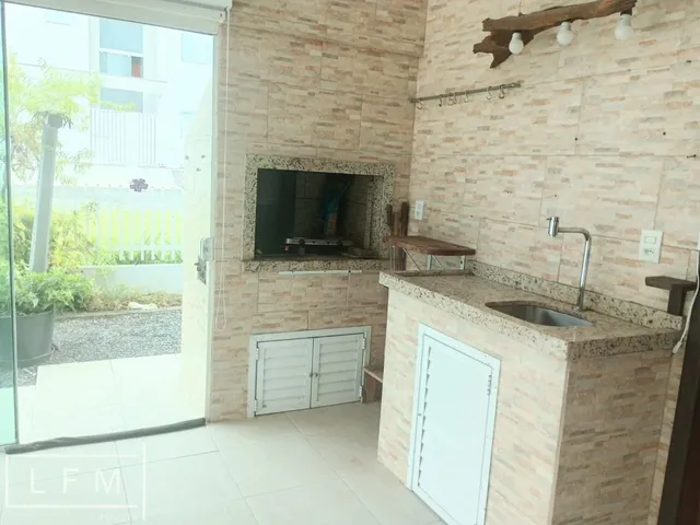Imagem 8: Casa a venda no centro de Balneario Picarras Sc