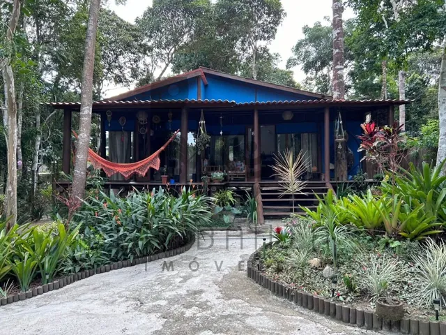 Imagem: A casa possui 3 Dormitórios, 3 Suítes, 1 Banheiro, 160m²