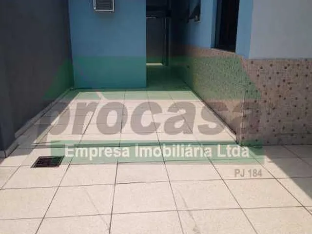 Imagem 10: VENDE-SE CASA DE FUNDO EM FLORES