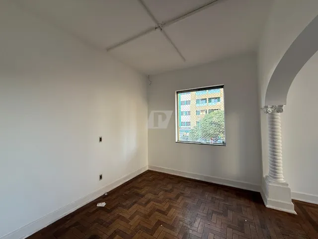 Imagem 6: Casa Comercial para Locação no Centro de Piracicaba-Sp: 4 Salas, 3 Banheiros, 24 Vagas - 323,04M² de Área!