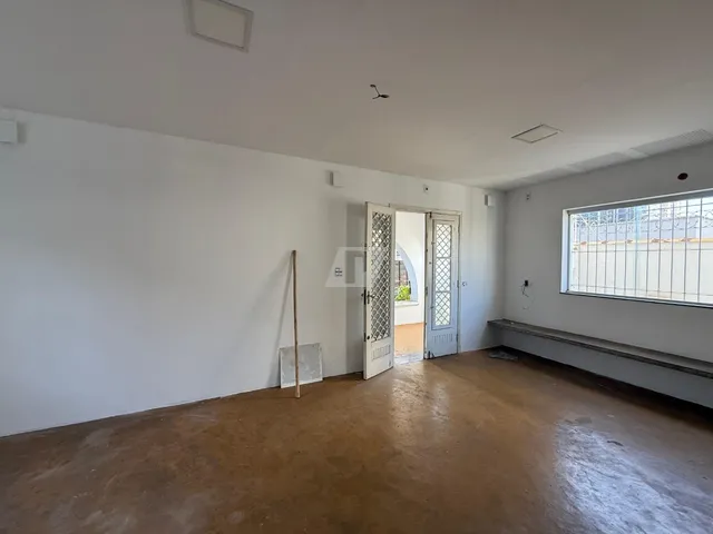 Imagem 3: Casa Comercial para Locação no Centro de Piracicaba-Sp: 4 Salas, 3 Banheiros, 24 Vagas - 323,04M² de Área!