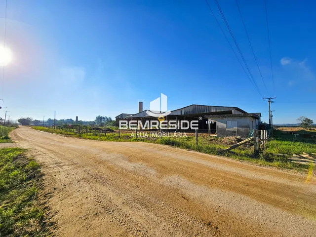 Imagem 2: Terreno com mais de 7 hectares e amplo galpão em Içara