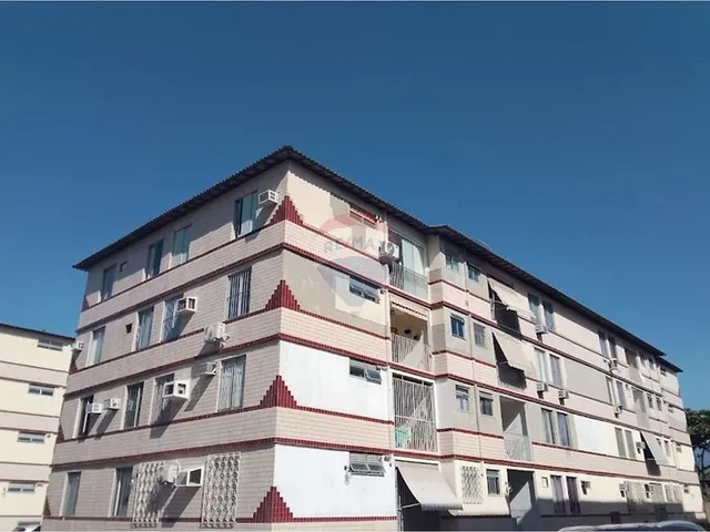 Imagem: O apartamento possui 2 Dormitórios, 1 Suíte, 2 Banheiros,