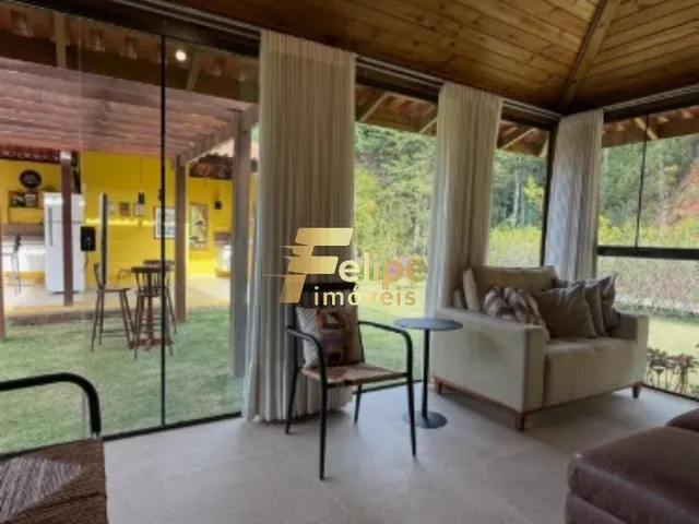 Imagem 2: BELÍSSIMA CASA LINEAR DE 02 QUARTOS EXCELENTE ESPAÇO INTERNO E EXTERNO, À VENDA EM