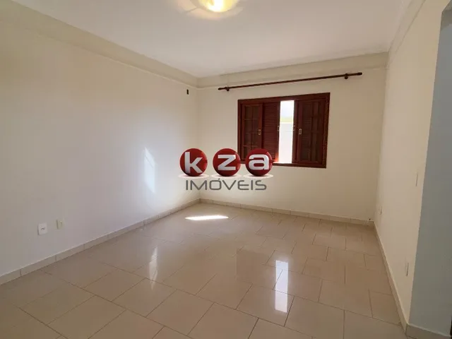 Imagem 9: Casa térrea em Condomínio Residencial Maria Regina, Valinhos-SP: 3 quartos, 1 suite, 2