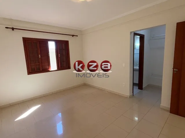 Imagem 5: Casa térrea em Condomínio Residencial Maria Regina, Valinhos-SP: 3 quartos, 1 suite, 2