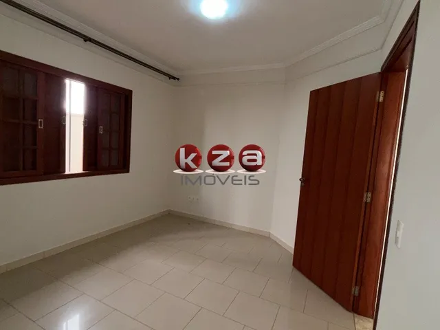 Imagem 2: Casa térrea em Condomínio Residencial Maria Regina, Valinhos-SP: 3 quartos, 1 suite, 2