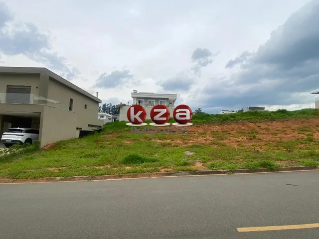 Imagem: Terreno À Venda em Condomínio Exclusivo