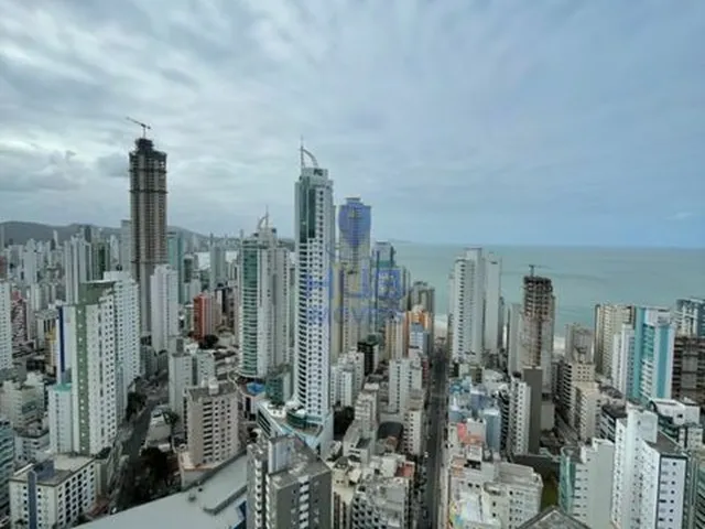 Imagem 3: Cobertura com 3 dormitórios à venda sendo 3 suítes, 240.0 m² por - R$ 7.900.000,00