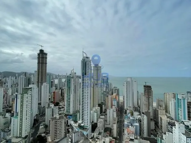 Imagem 5: Cobertura com 3 dormitórios à venda sendo 3 suítes, 240.0 m² por - R$ 7.900.000,00