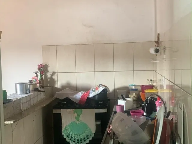 Imagem: CASA EM MEIO LOTE À VENDA BAIRRO ESPERANÇA