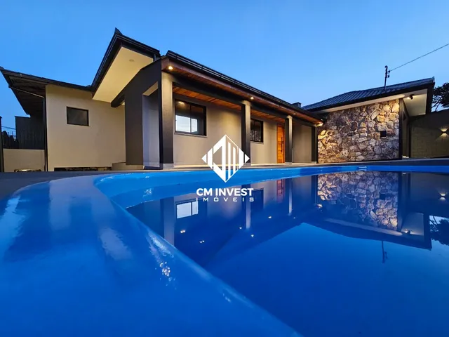 Imagem: Casa de Esquina com Piscina em São José