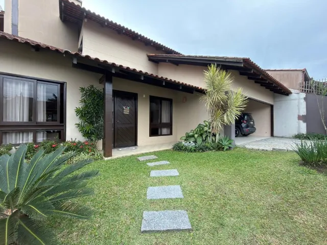 Imagem 2: Casa à Venda em Joinville-SC, Bairro Bom Retiro: 3 Quartos, 1 Suíte, 2 Salas, 3