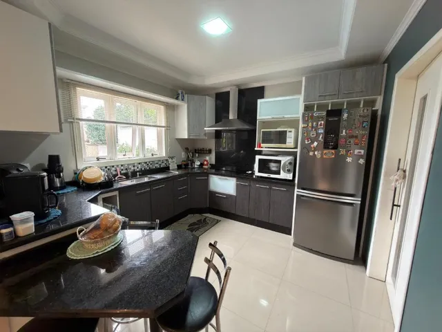 Imagem 7: Casa à Venda em Joinville-SC, Bairro Bom Retiro: 3 Quartos, 1 Suíte, 2 Salas, 3