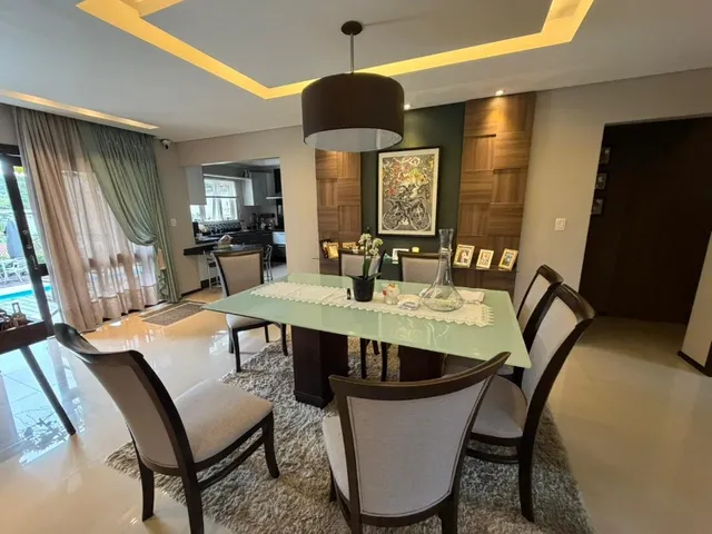 Imagem 5: Casa à Venda em Joinville-SC, Bairro Bom Retiro: 3 Quartos, 1 Suíte, 2 Salas, 3