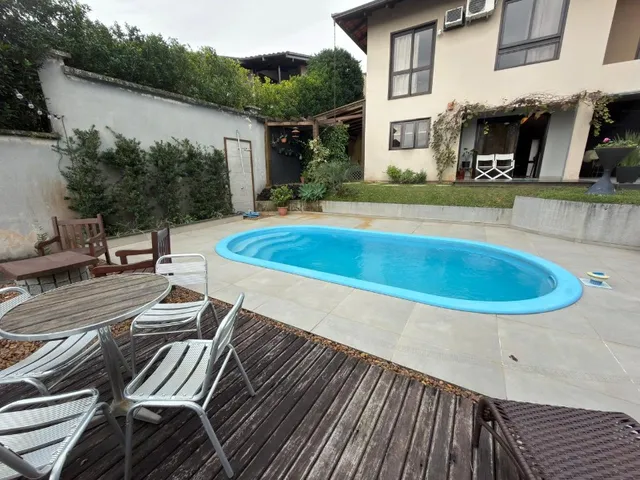 Imagem 9: Casa à Venda em Joinville-SC, Bairro Bom Retiro: 3 Quartos, 1 Suíte, 2 Salas, 3