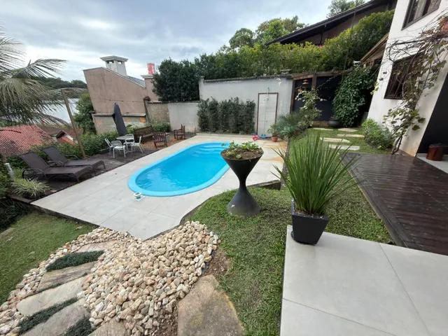 Imagem 4: Casa à Venda em Joinville-SC, Bairro Bom Retiro: 3 Quartos, 1 Suíte, 2 Salas, 3