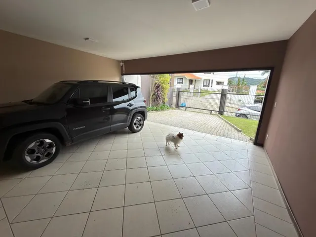Imagem 10: Casa à Venda em Joinville-SC, Bairro Bom Retiro: 3 Quartos, 1 Suíte, 2 Salas, 3