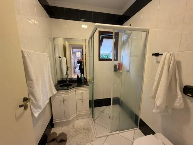 Imagem 8: Casa à Venda em Joinville-SC, Bairro Bom Retiro: 3 Quartos, 1 Suíte, 2 Salas, 3