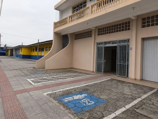 Imagem: A pousada possui 1 Dormitório, 2 Banheiros, 3 Vagas na